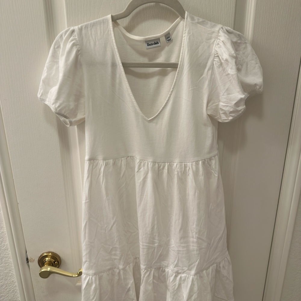 Aritzia Dress: White V-Neck Puff Sleeve Dress 👗